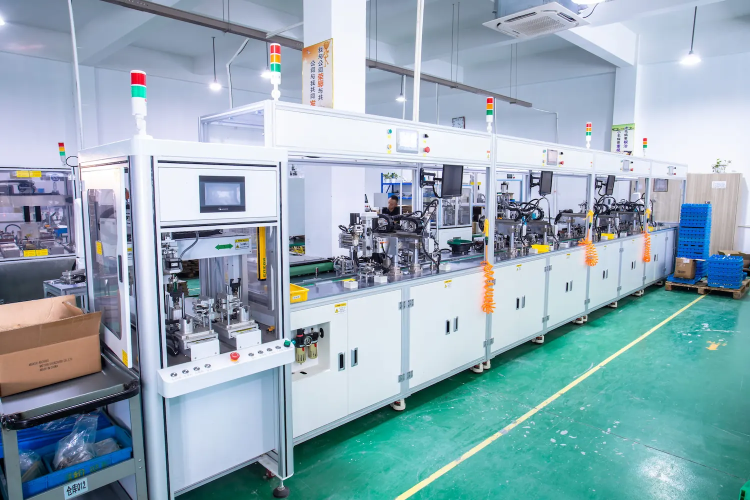 Automated gearbox assembly equipment